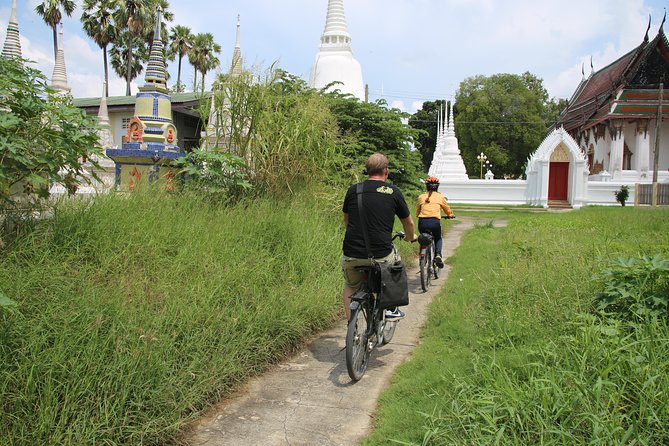 Half-Day Ayutthaya City Cultural Bike Tour - Chao Phrom Market and small local touches