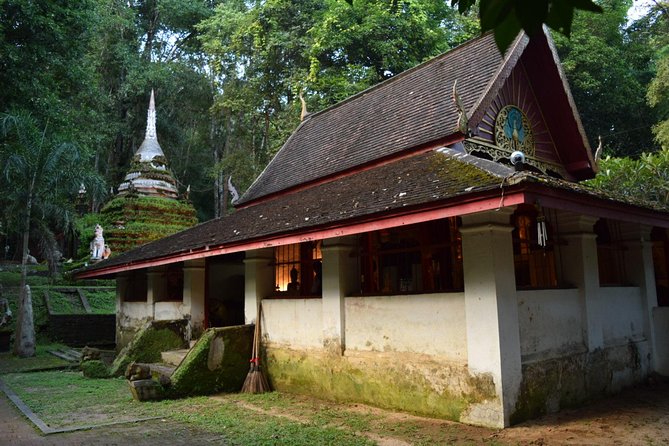 Half Day Doi Suthep Temple and Palad Temple (Private tour) - Why these two temples work so well together