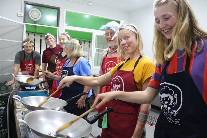 Half Day Morning Cooking Class with Market Tour in Chiang Mai - Who should book this experience?