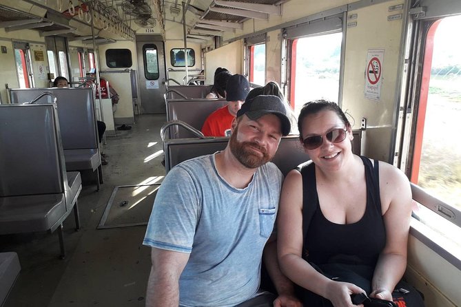 Half-Day Railway Market and Floating Market Tour in Thailand - Cruising the canals at Damnoen Saduak