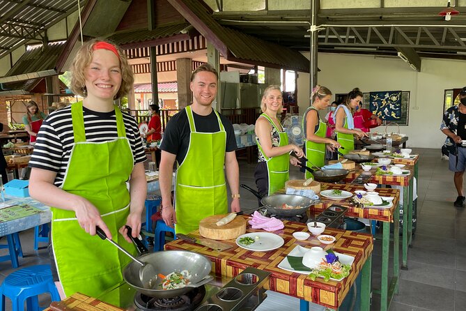 Half-Day Thai Cooking Class at Organic Farm in Chiang Mai - Choosing Your Menu at Your Own Cooking Station
