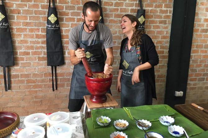Hands on Thai Cooking Class and Market Tour - What the 3.5-hour Bangkok experience feels like