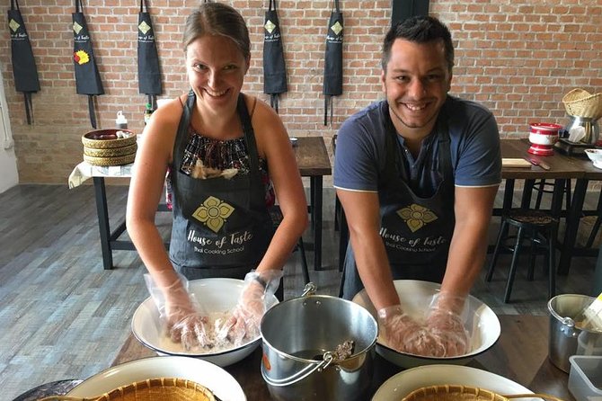 Hands on Thai Cooking Class and Market Tour - What changes in the afternoon and evening classes