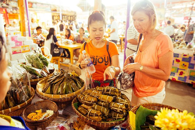 Highlights & Hidden Gems With Locals: Best of Bangkok Private Tour - Forty minutes among Bangkok’s flowers