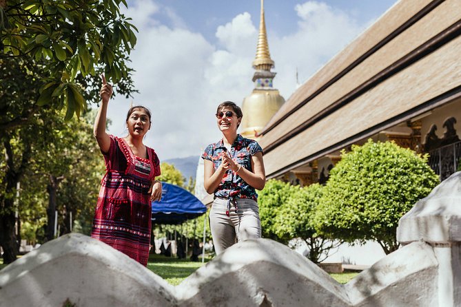 Highlights & Hidden Gems With Locals: Best of Chiang Mai Private Tour - Walking, tuk-tuks, and managing the heat