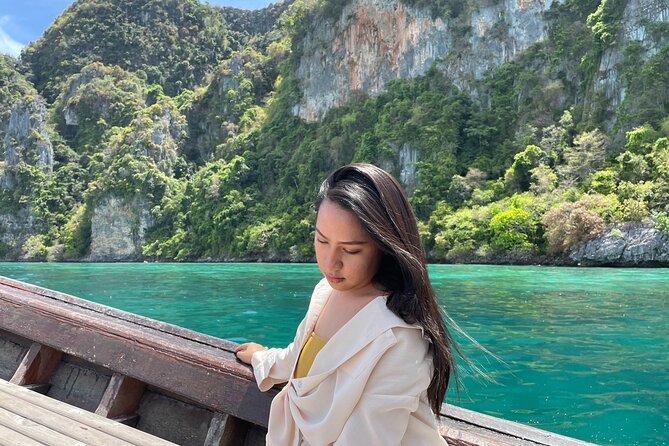 Highlights of Phi Phi Islands - Getting to Tonsai Pier and finding the boat