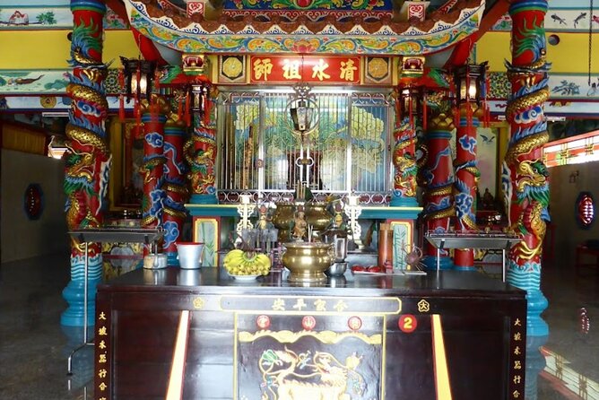 Historical And Cultural Day Tour To Takuapa Old Town From Khao Lak - Guides, group size, and the value of the price