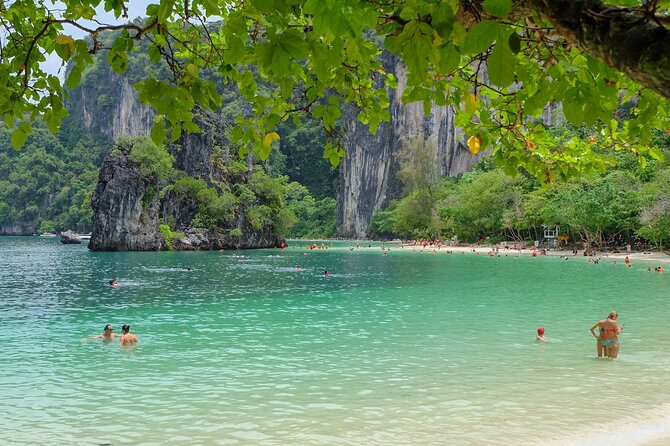 Hong Islands One Day Tour From Krabi - Pickup, pier waits, and group-tour reality