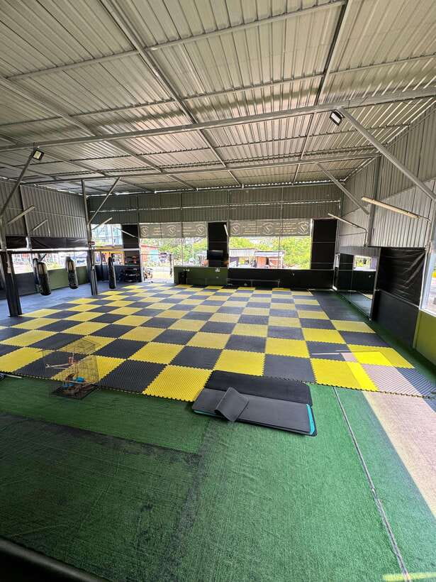Hua Hin: Teach Muay Thaï group sessions - The boxing ring and family groups