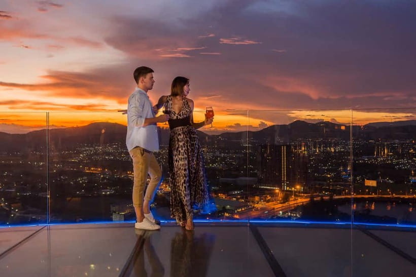 Hua Hin: Vana Nava Sky Bar Rooftop at Holiday Inn - The first view is the real opening course