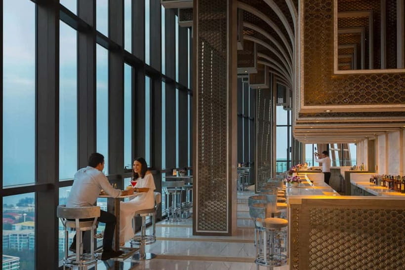Hua Hin: Vana Nava Sky Bar Rooftop at Holiday Inn - How the 90-minute visit flows