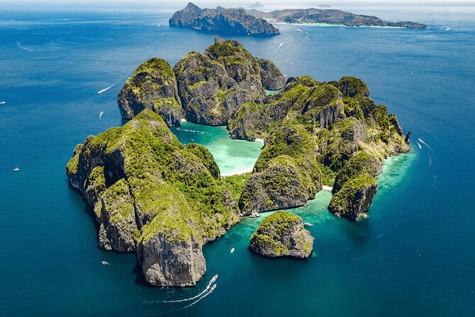 Hype Yacht : VIP Tour Phi Phi Island & Maya Bay from Phuket - Royal Phuket Marina sets the tone