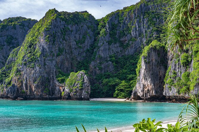 Hype Yacht : VIP Tour Phi Phi Island & Maya Bay from Phuket - Maya Bay comes with beauty and crowds