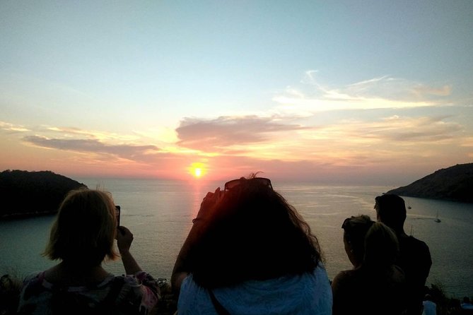 Iconic Sunset Safari with Monkey Hill & Street Food Experience - Five things to know before sunset