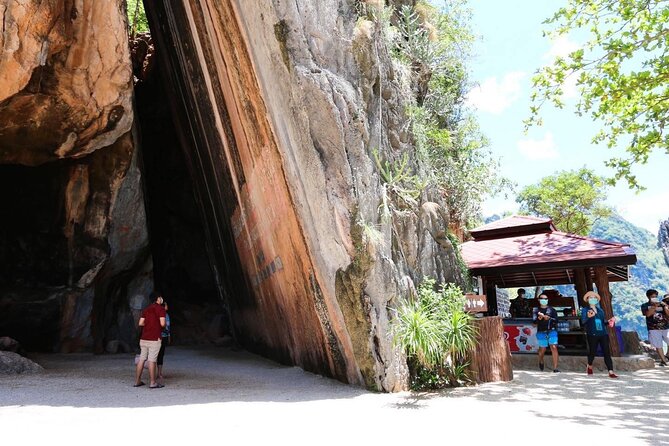 James Bond Island Canoeing 7 Point 5 Island By Speedboat From Phuket - Ko Hong begins the day among limestone walls