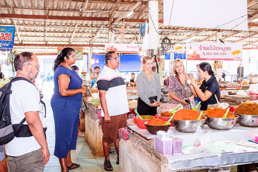Khao Lak Pui's Authentic Thai Cooking Class - Choosing dishes from a menu of more than 40 options