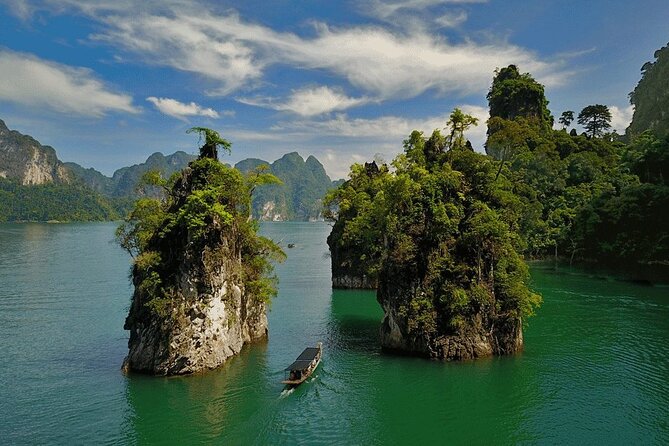 Khao Sok: Full Day Bamboo Rafting Tour from Khao Lak - Takuapa market: a useful first stop