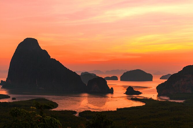 Khao Sok National Park & Samet Nangshe Private Tour from Phuket - Cruising Cheow Lan Lake by long-tail boat