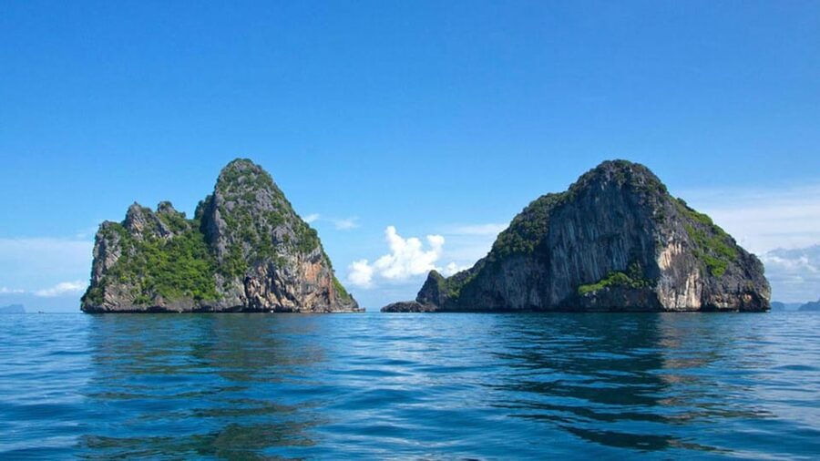 Ko Lanta: Emerald Cave and 4 Islands Tour by Longtail Boat - The longtail boat ride: charm with a few rough edges