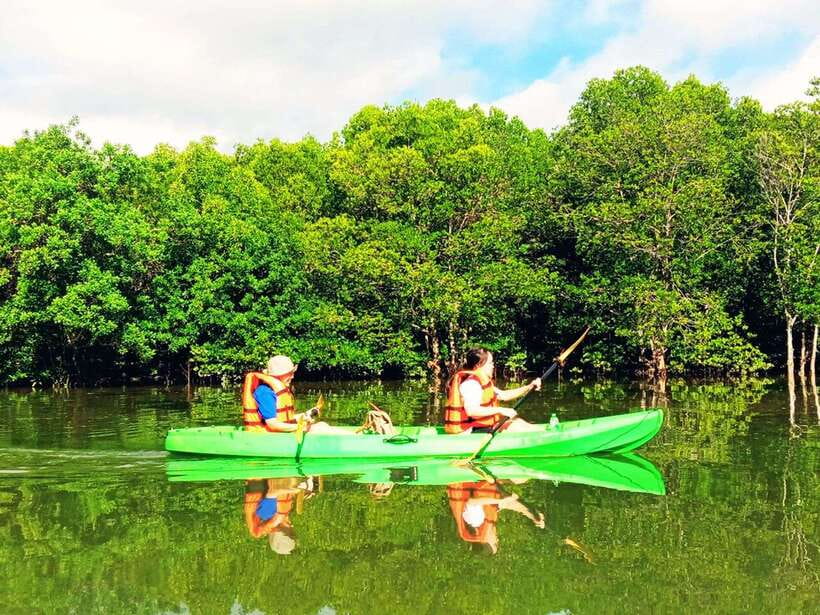 Ko Lanta: Mangrove Kayaking with Lunch and Hotel Transfer - Arriving at Tung Yee Peng Port