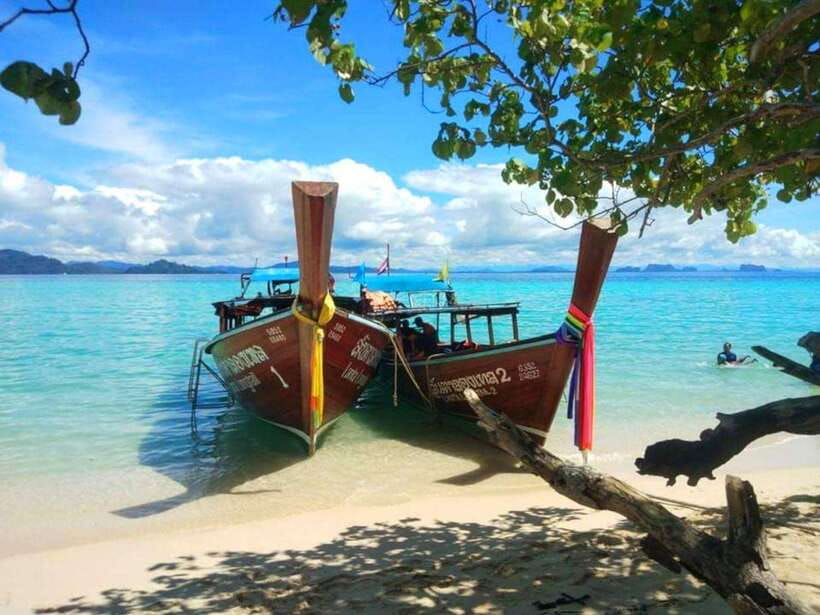 Ko Lanta: Unique 4-Island Long-Tail Snorkeling Tour w/ Lunch - What the long-tail boat is really like