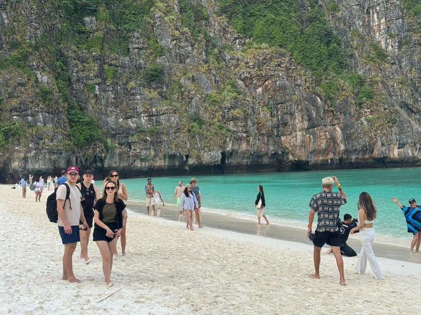 Ko Phi Phi Don: Speedboat Day Trip with Shark Snorkeling - The guides make the difference