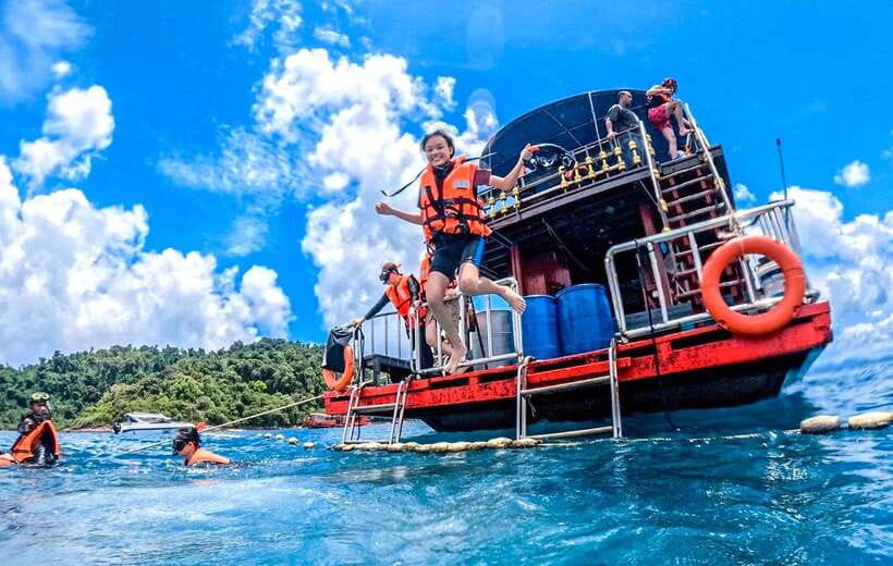 Koh Chang: 3 or 4 Islands Snorkel & Beach Tour by Big Boat - Koh Wai, Koh Lao Ya Nai, and Koh Klum on the shorter route