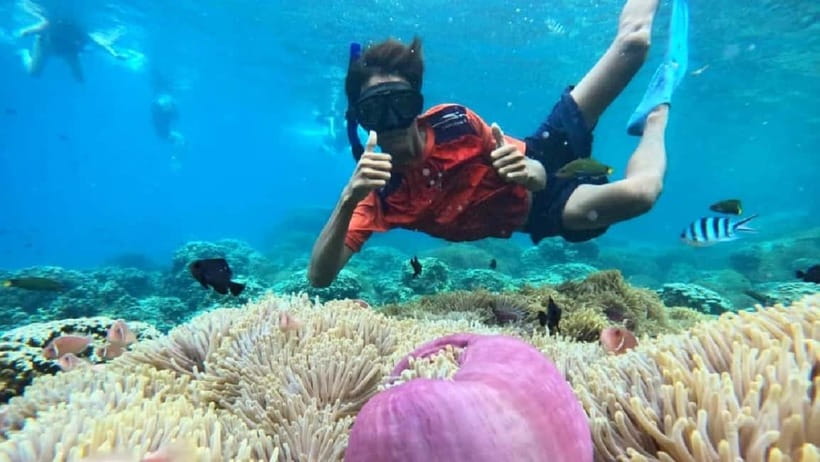 Koh Chang: 5 Island Guided Boat Tour with Lunch Buffet - Koh Yak Lek, the first snorkeling stop