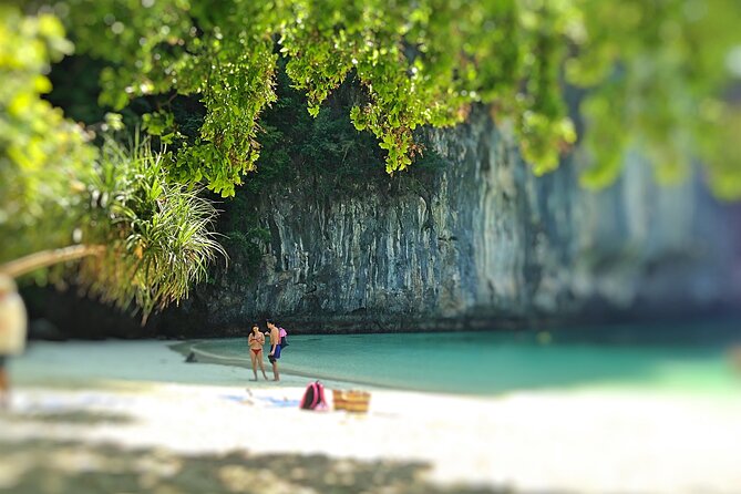 Koh Hong Private Tour from Krabi by Speedboat - Price and group value