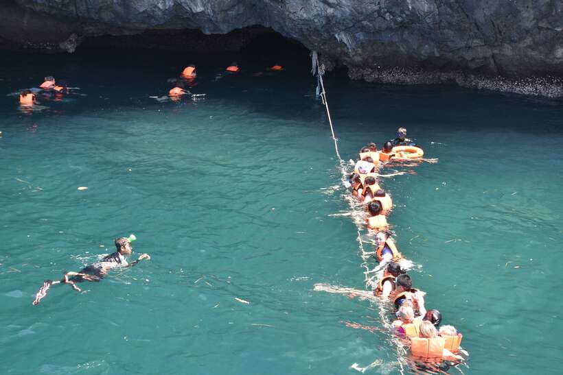 Koh Lanta: 4-Island Adventure Tour to Emerald Cave - Pickup, briefing, and the speedboat ride