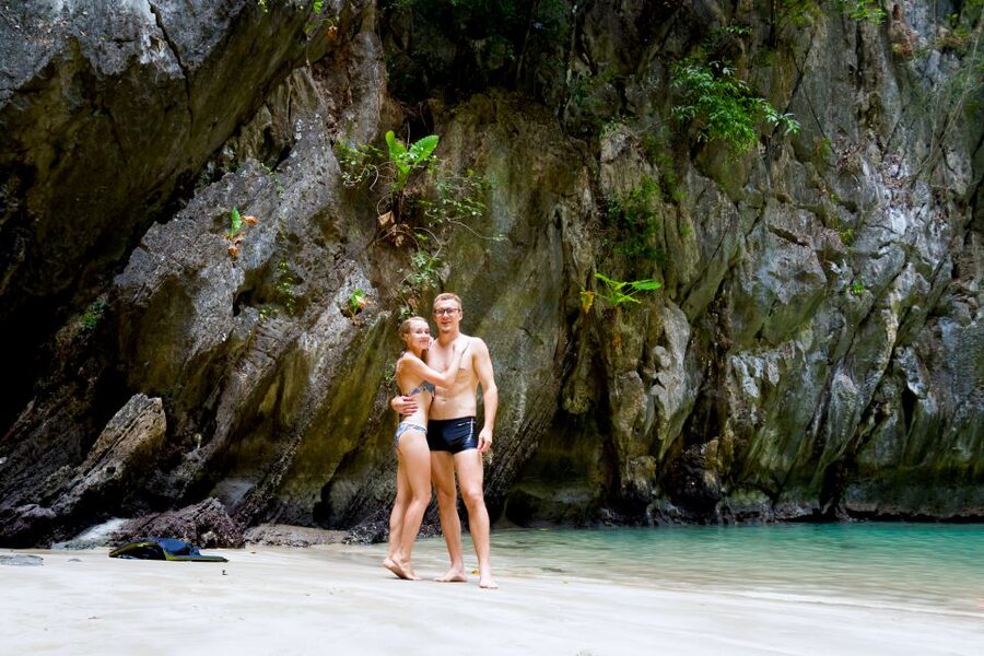 Koh Lanta: 4 Islands, Emerald Cave & Koh Kradan by Longtail - Koh Ngai: lunch, swimming, and a proper pause