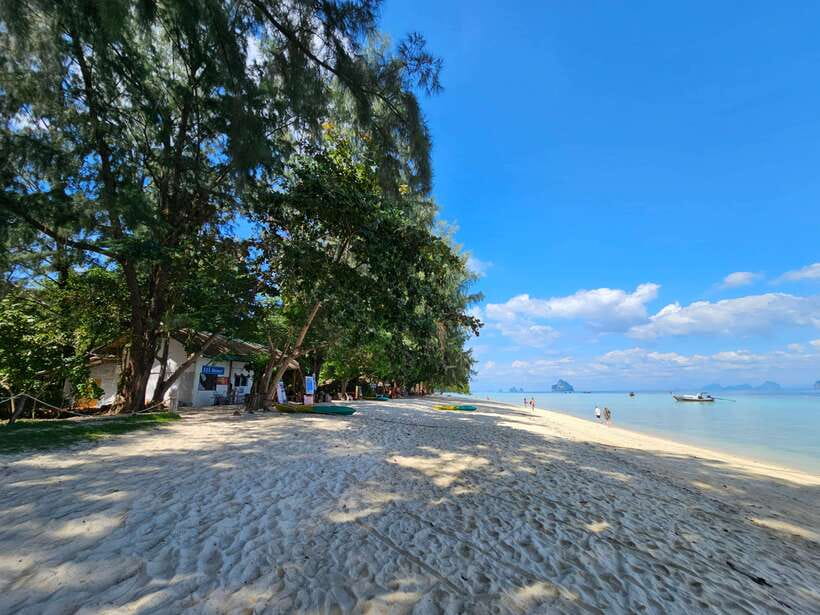 Koh Lanta: 4 Islands Tour by Speedboat with Snorkeling - Koh Kradan brings lunch and breathing room