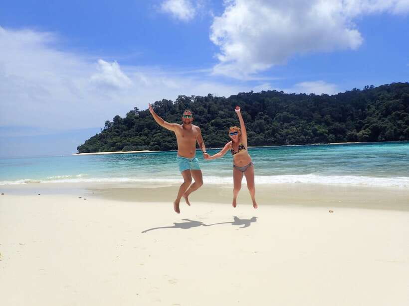 Koh Lanta: Adventure Sea Tour to Koh Rok and Koh Haa - Lunch at Ao Man Sai is more than a quick refuel