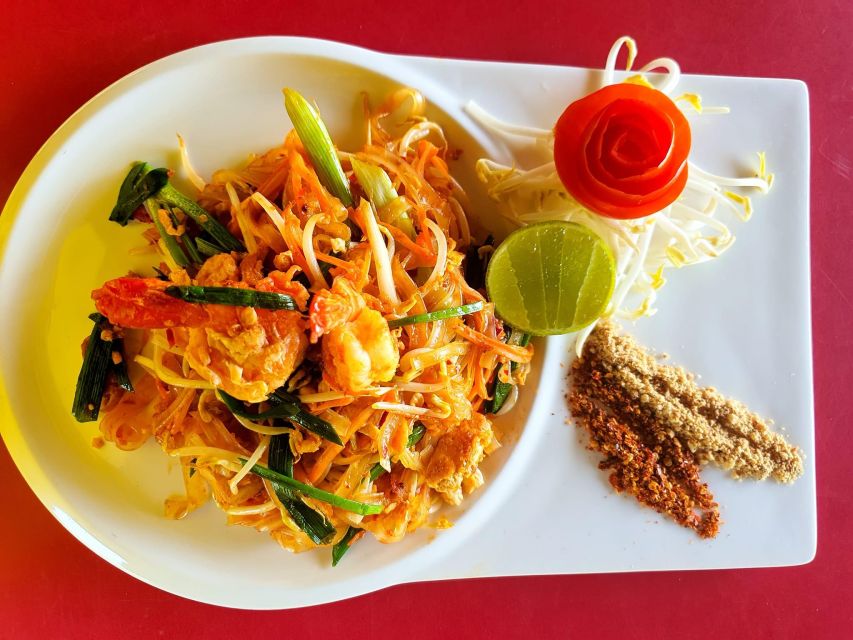 Koh Lanta: Evening Course at Lanta Thai Cookery School - Vegetarian, vegan, mild, and spicy options