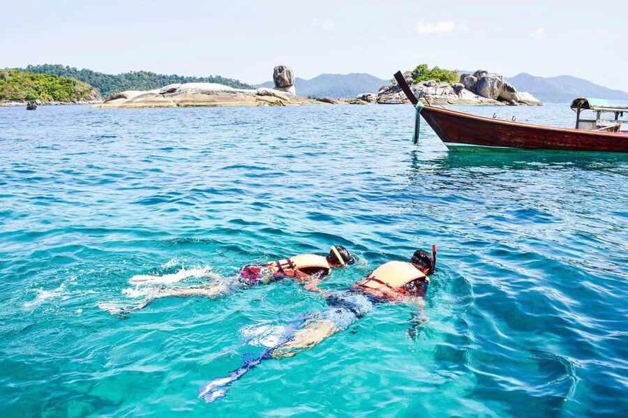 Koh Lipe: 7 Island Snorkeling Trip by Longtail Boat w/ Lunch - Koh Peung changes the underwater scenery