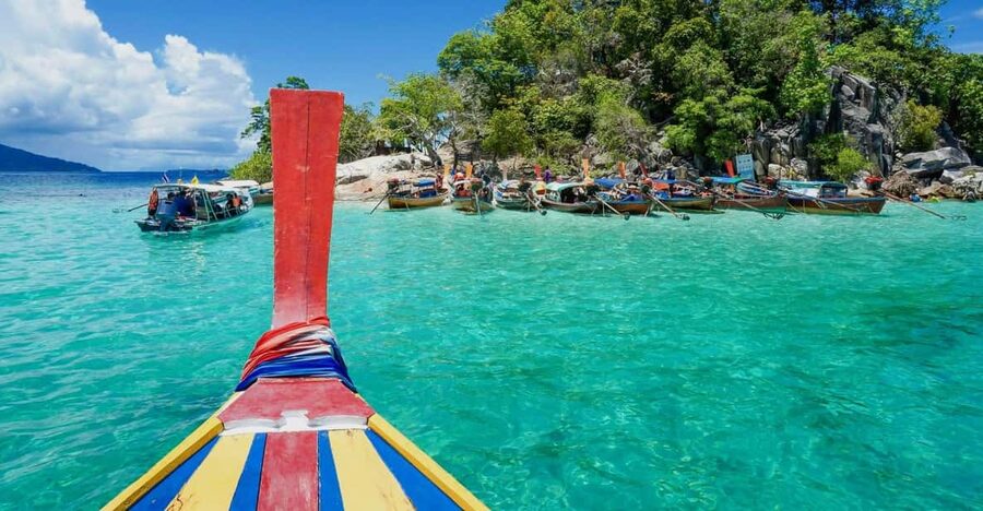 Koh Lipe: 7 Island Snorkeling Trip by Longtail Boat w/ Lunch - Koh Hin Son brings cliffs before coral