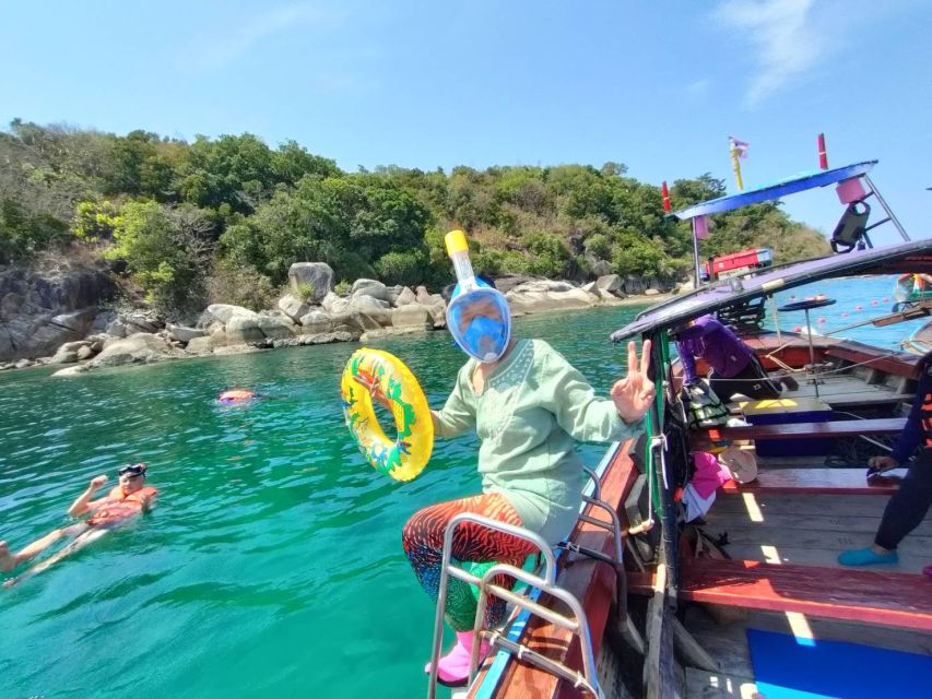 Koh Lipe Snorkeling Trip 6 hours Trip1 - Koh Hin Ngam: black stones and the first swim