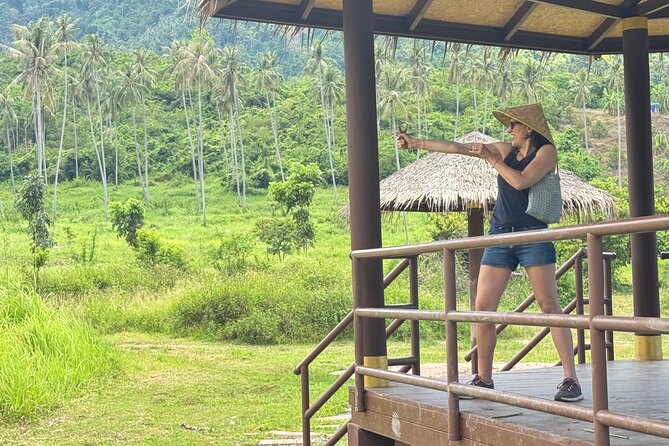 Koh Samui Elephant Home Sanctuary and the first Elephant Museum - Guides, facilities, and the size of the group