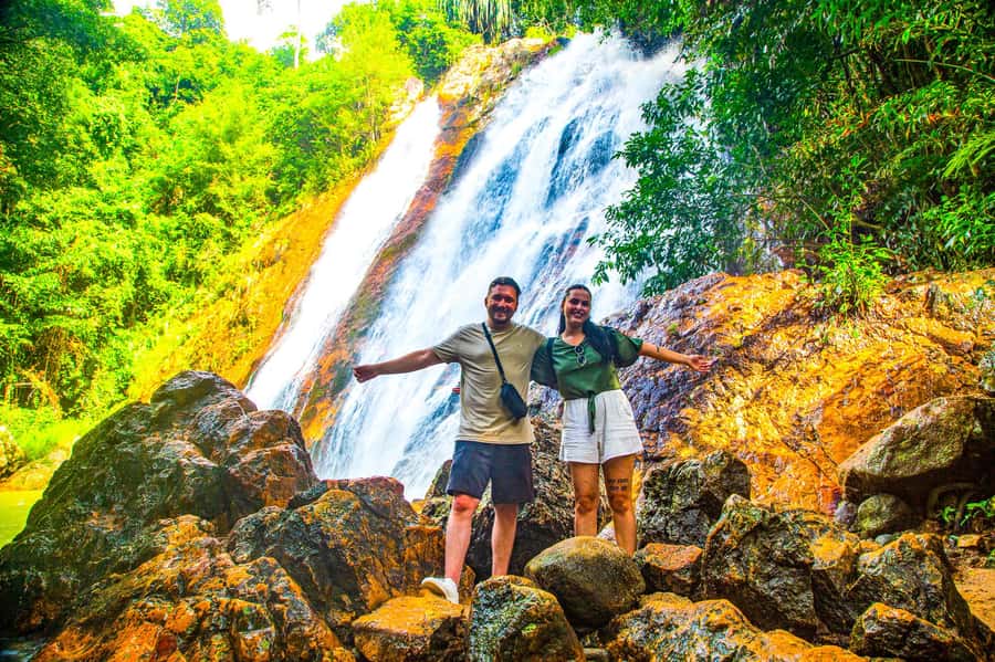 Koh Samui: Half-Day Island Highlights Tour with Hotel Pickup - Wat Plai Laem and Koh Samui’s Chinese influence
