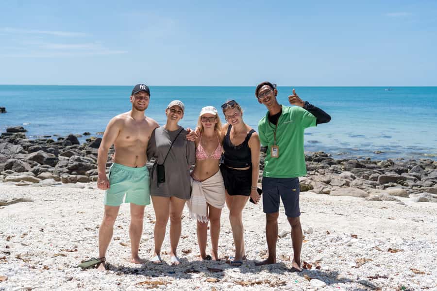 Koh Samui: Island Hopping Adventure in Coral and Pig Island - Responsible Travel Details