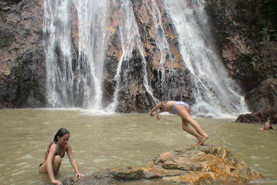 Koh Samui: Mr.Ung's 4WD Wild Jungle Safari Tour with Lunch - The water fight changes the mood completely