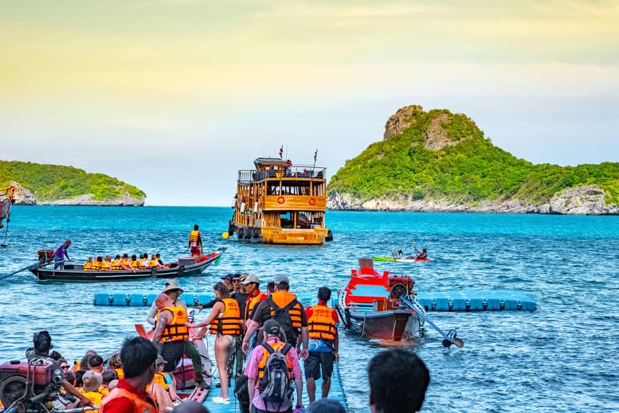 Koh Samui: Mu Ko Ang Thong Park Cruise with Kayaking Option - Staff, Food, and How the Day Is Run