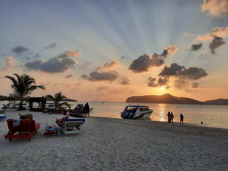 Koh Samui: Sunset Pig Island and Snorkeling Koh Tan w/Dinner - The 15-minute speedboat ride to Koh Tan