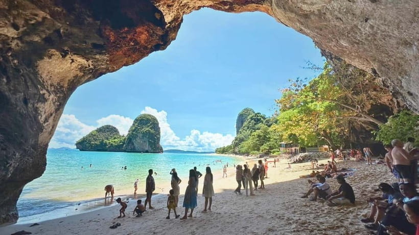 Krabi: 4 Islands Hopping & Snorkeling Tour - Poda Island: lunch, swimming, and the best chance to slow down
