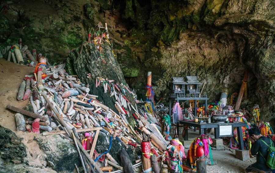 Krabi: 4 Islands & Krabi's Separated Sea Longtail Boat Tour - Who should choose this tour?