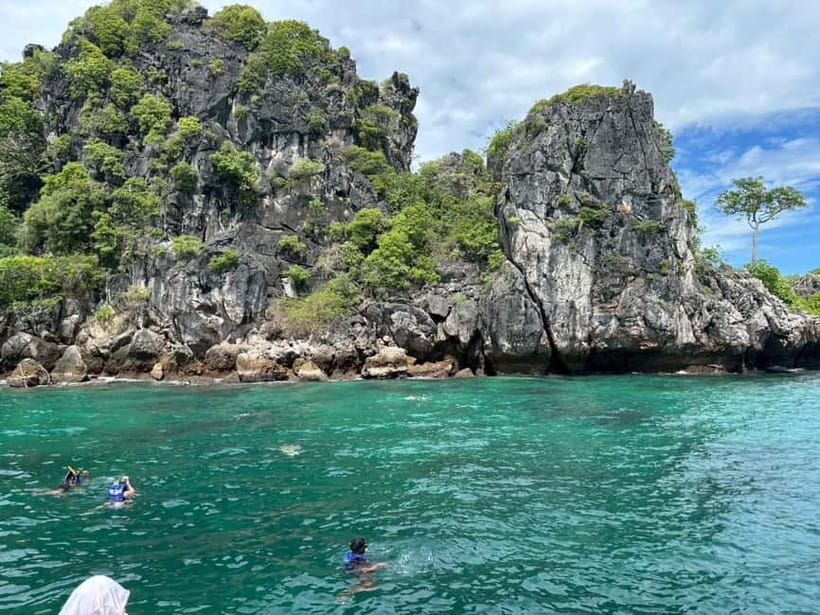 Krabi: 7 Islands Sunset by Longtail Boat with Snorkeling - Leaving Ao Nang for the island circuit