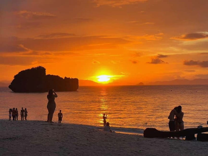Krabi: 7 Islands Sunset Hopping Cruise with BBQ & Plankton - Thale Waek and the sandbar between Tup and Mor