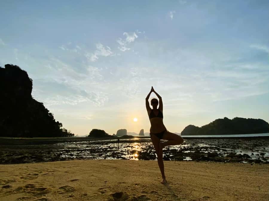 Krabi: Bioluminescent Plankton, Snorkeling & Sunset Tour - Tup Island and the Tide-Dependent Sandbar