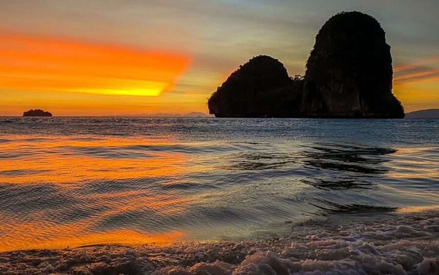 Krabi: Bioluminescent Plankton, Snorkeling & Sunset Tour - Sunset in the Andaman Sea