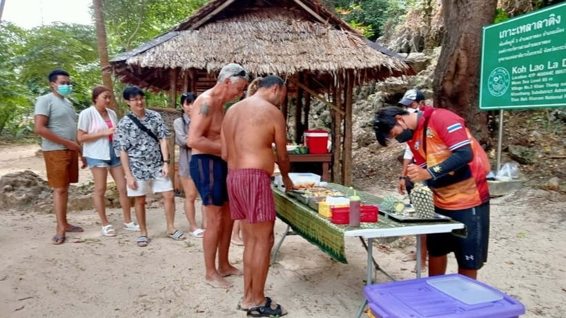 Krabi: Hong Island Longtail Boat & Kayak Tour w Buffet Lunch - Why kayaking into Hong Lagoon is worth it